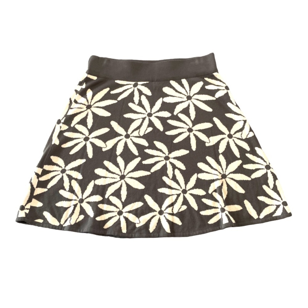Krimson Klover Floral A-Line Sweater Skirt in Black and Cream